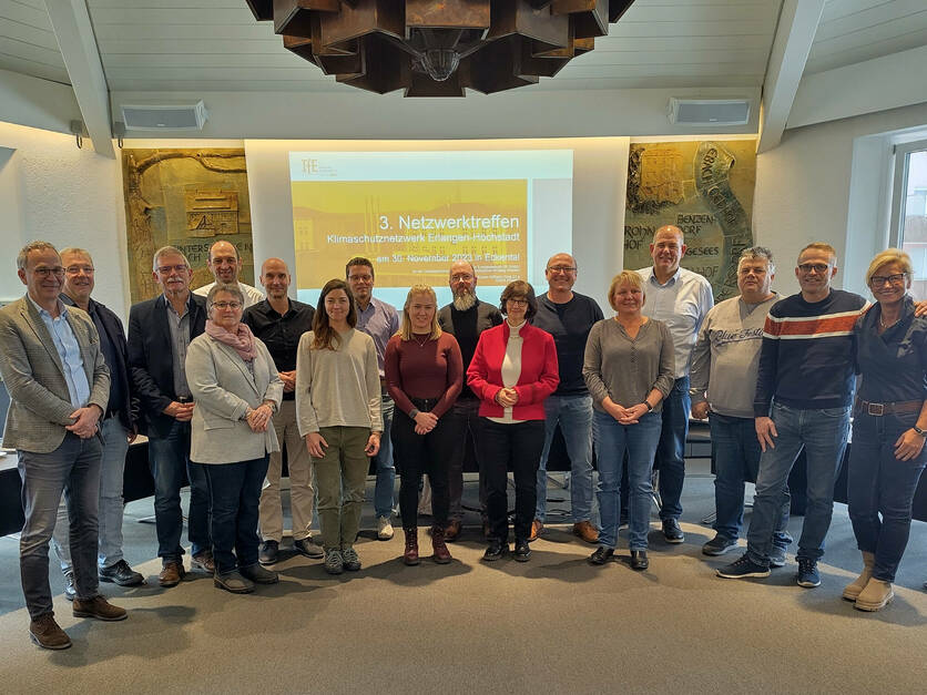 Gruppenbild beim 3. Treffen des Kommunalen Klimaschutznetzwerkes am 30.11.2023 in Eckental