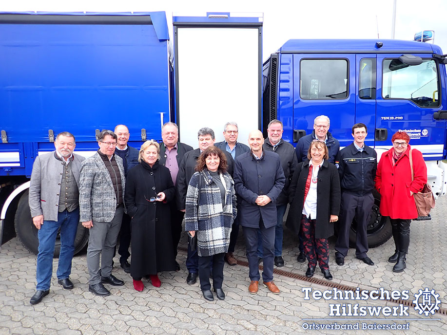 Politik trifft das Technische Hilfswerk im Landkreis Erlangen-Höchstadt am 05.03.23 in Baiersdorf - Gruppenbild