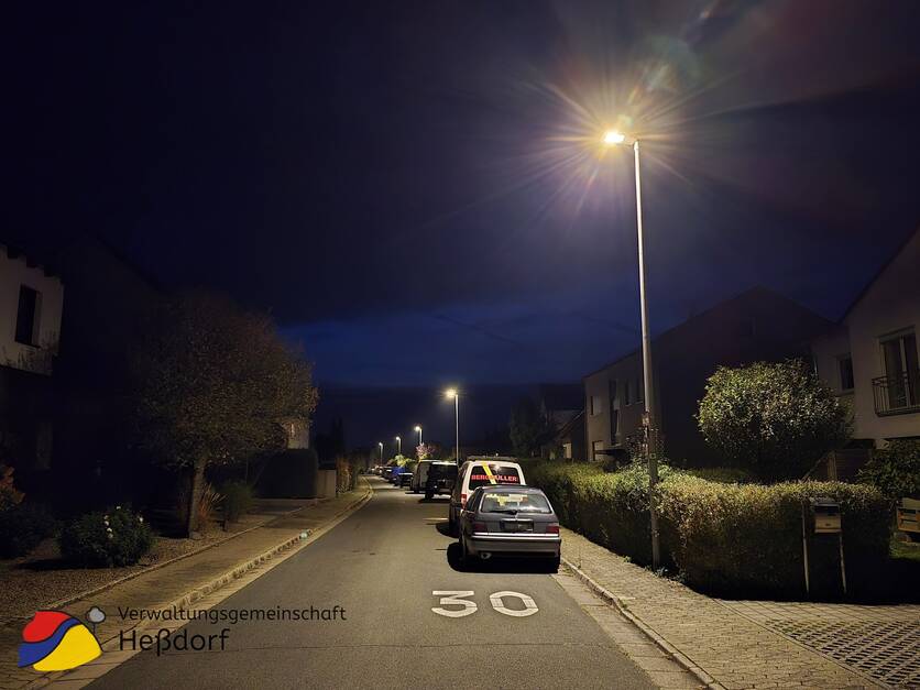 Straßenbeleuchtung/Straßenlaternen bei Nacht