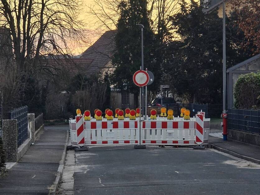 Straßensperrung Schwalbenweg Großenseebach 29.12.25