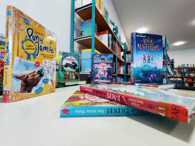 Auch die Grundschüler kommen regelmäßig in die Bücherei Großenseebach, um sich Kinder- und Sachbücher auszuleihen.